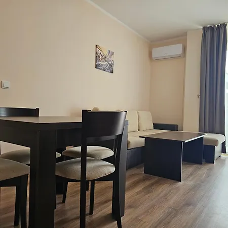 Royal Marina 切尔诺莫雷茨