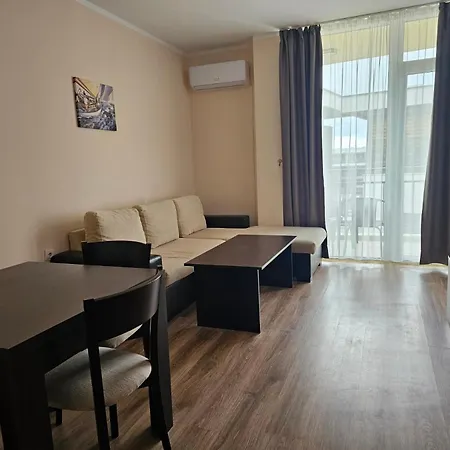 Royal Marina 切尔诺莫雷茨