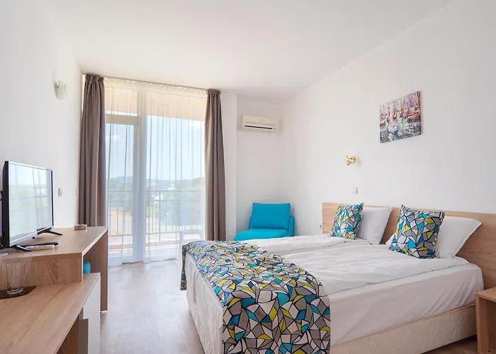 Royal Marina 酒店 切尔诺莫雷茨