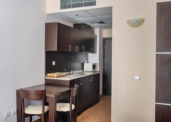 Royal Marina 3* 切尔诺莫雷茨