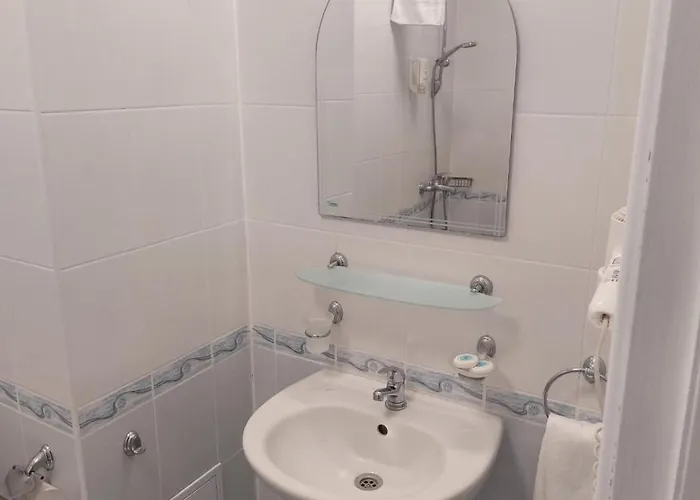 Royal Marina 酒店 切尔诺莫雷茨