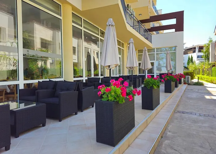 Royal Marina 3* 切尔诺莫雷茨