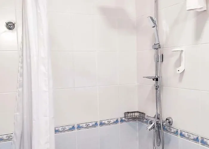 Royal Marina 酒店 切尔诺莫雷茨