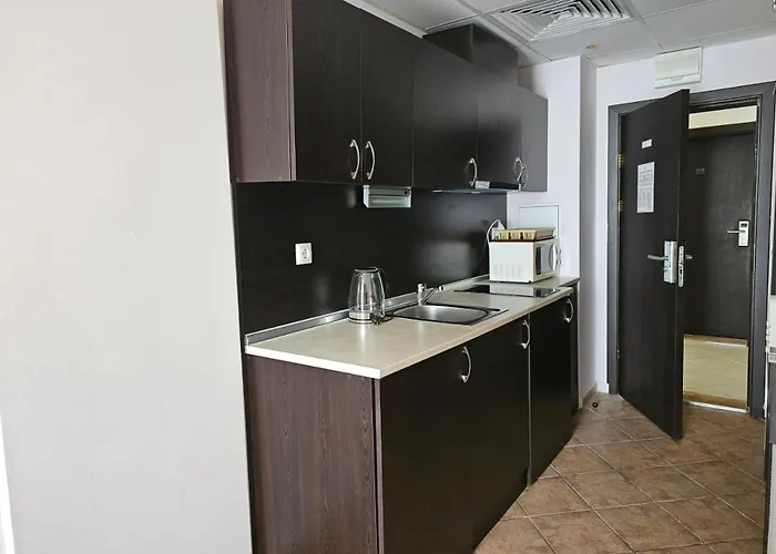 Royal Marina 3* 切尔诺莫雷茨