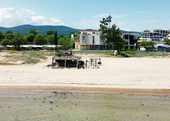 Royal Marina 酒店 切尔诺莫雷茨