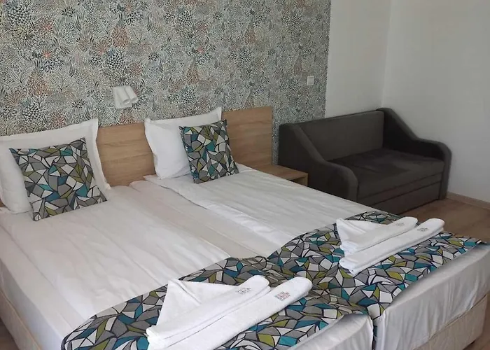 Royal Marina 酒店 切尔诺莫雷茨